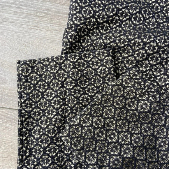 Chico’s Floral Print  Metallic Gold Skinny Pants - Picture 4 of 13